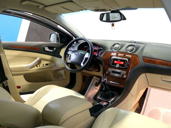 Ford Mondeo, 2.0 л, МТ, 2010 фото 7