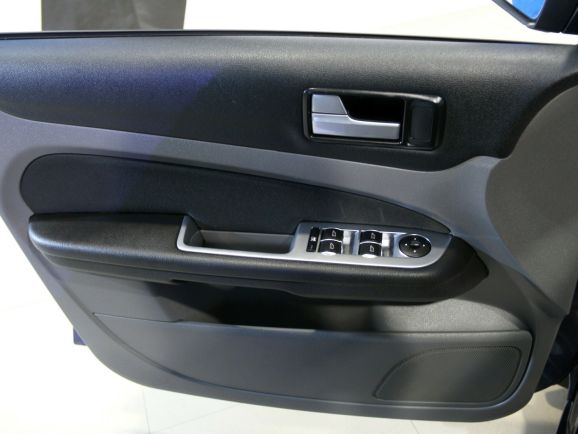 Ford Focus, 1.6 л, АТ, 2008 фото 2