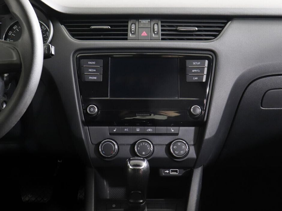 Skoda Octavia, 1.6 л, АТ, 2018 фото 9