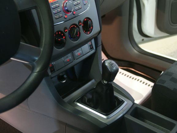 Ford Focus, 1.6 л, МТ, 2010 фото 2