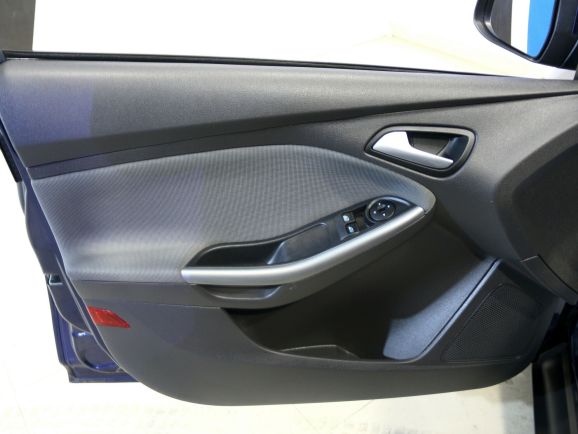 Ford Focus, 1.6 л, Робот, 2014 фото 1