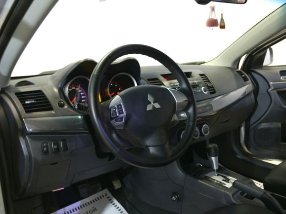 Mitsubishi Lancer, 2.0 л, Вариатор, 2010 фото 2