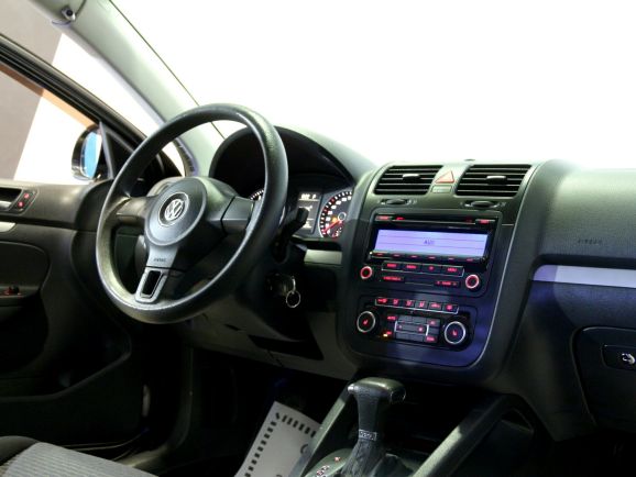 Volkswagen Jetta, 1.6 л, Робот, 2009 фото 7