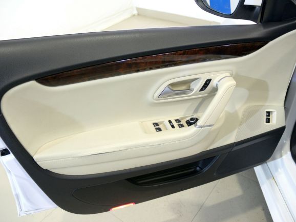 Volkswagen Passat CC, 1.8 л, Робот, 2009 фото 1