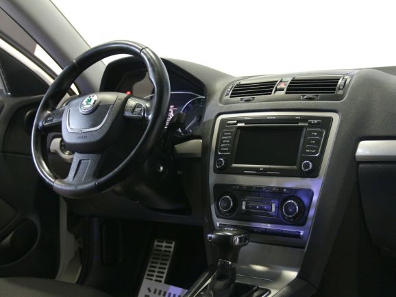 Skoda Octavia, 1.8 л, Робот, 2012 фото 2