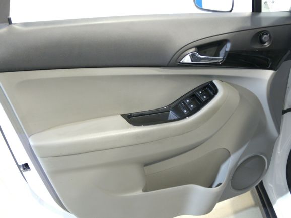 Chevrolet Orlando, 1.8 л, АТ, 2014 фото 2