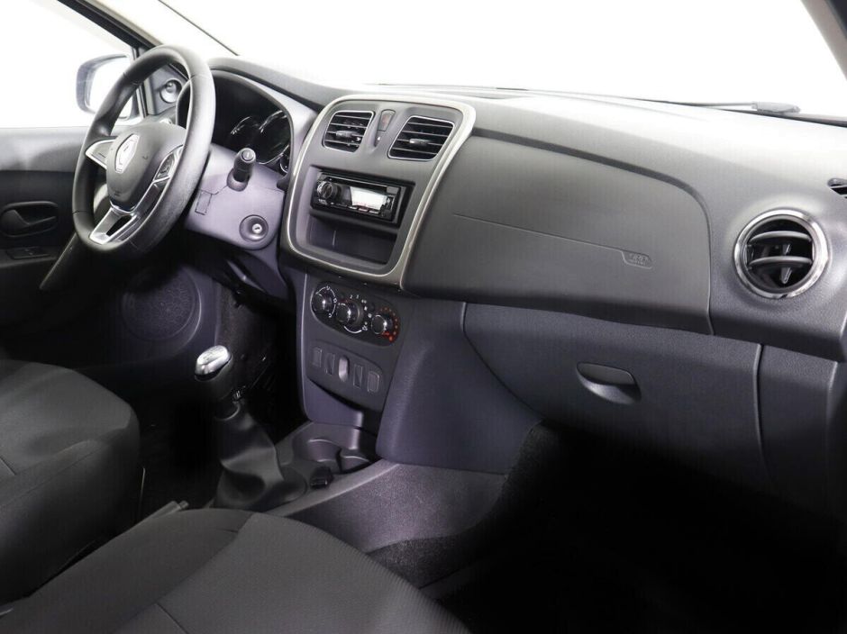 Renault Logan, 1.6 л, МТ, 2021 фото 2