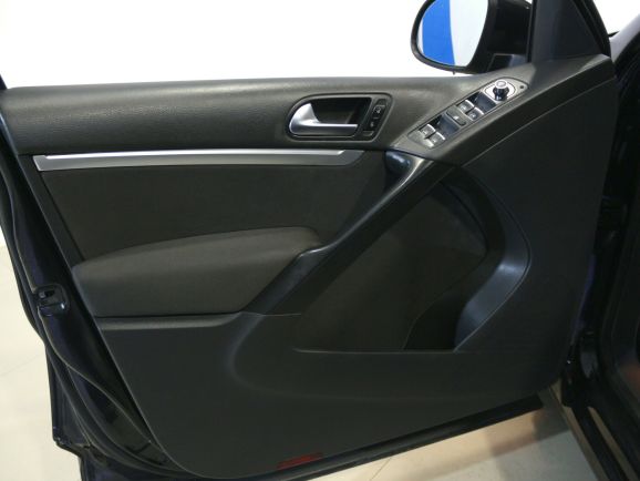 Volkswagen Tiguan, 2.0 л, АТ, 2013 фото 1