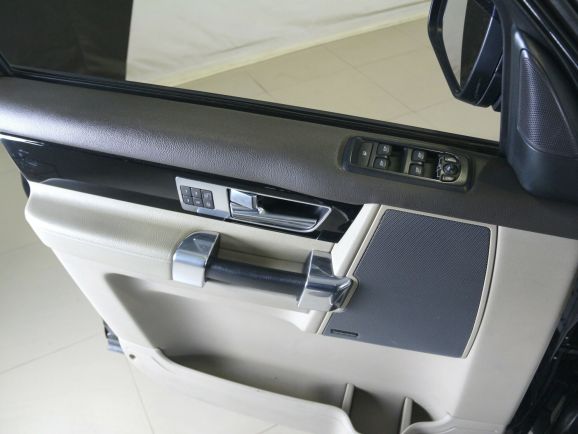 Land Rover Discovery, 3.0 л, АТ, 2010 фото 2