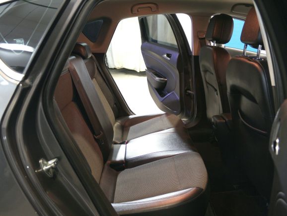 Opel Astra, 1.4 л, АТ, 2012 фото 2