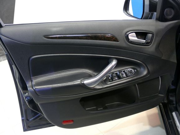 Ford Mondeo Titanium, 2.3 л, АТ, 2010 фото 2