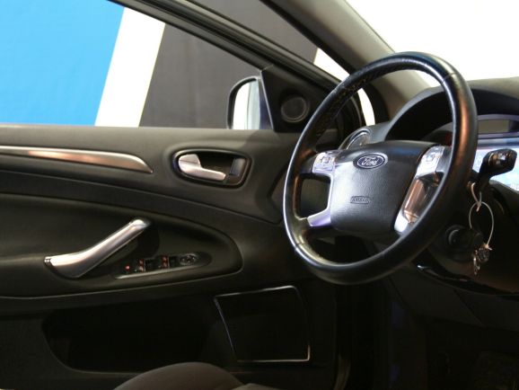 Ford Mondeo Trend, 2.0 л, АТ, 2009 фото 2