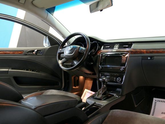 Skoda Superb, 1.8 л, Робот, 2010 фото 7