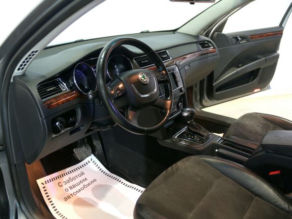 Skoda Superb, 1.8 л, Робот, 2010 фото 2
