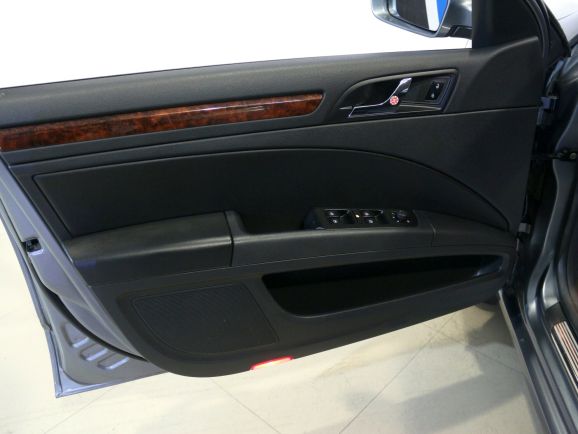 Skoda Superb, 1.8 л, Робот, 2010 фото 1