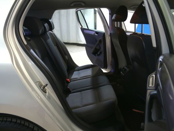 Volkswagen Golf Match, 1.6 л, Робот, 2009 фото 7