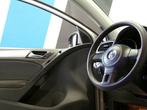 Volkswagen Golf Match, 1.6 л, Робот, 2009 фото 1