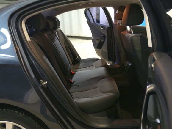 Volkswagen Passat, 1.8 л, Робот, 2009 фото 1