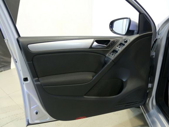 Volkswagen Golf, 1.6 л, Робот, 2012 фото 2