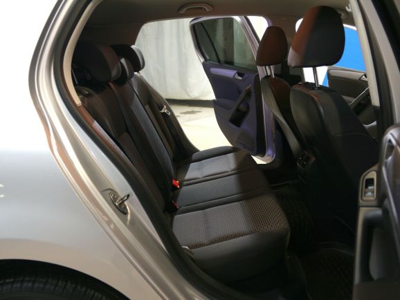 Volkswagen Golf, 1.6 л, Робот, 2012 фото 1