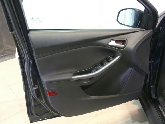 Ford Focus Titanium, 2.0 л, Робот, 2014 фото 8