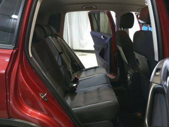 Volkswagen Tiguan, 2.0 л, АКПП, 2012 фото 8