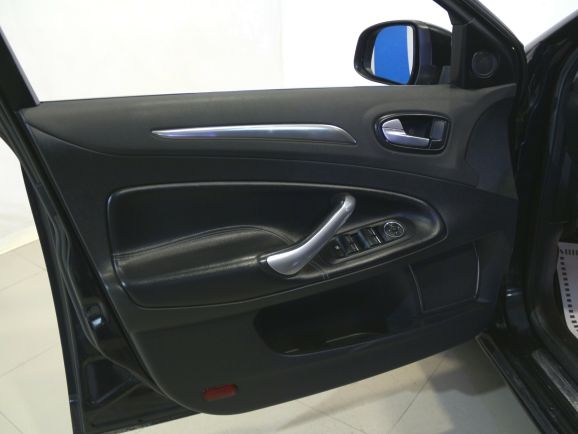 Ford Mondeo Trend, 2.3 л, АТ, 2010 фото 2