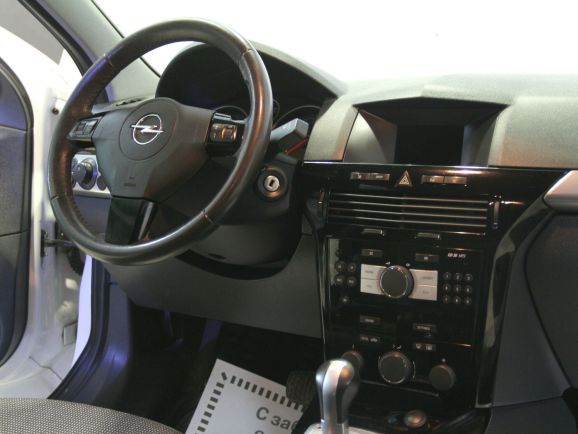 Opel Astra, 1.8 л, АТ, 2009 фото 8