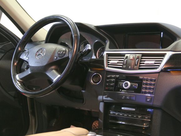 Mercedes-Benz E-Класс, 3.5 л, АТ, 2010 фото 8