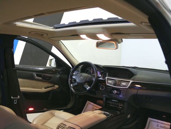 Mercedes-Benz E-Класс, 3.5 л, АТ, 2010 фото 9