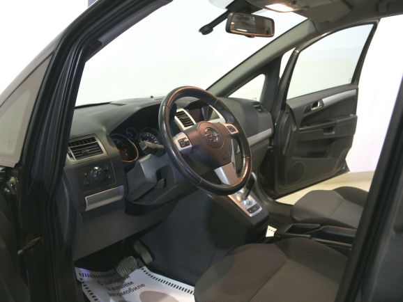 Opel Zafira, 1.8 л, Робот, 2012 фото 8