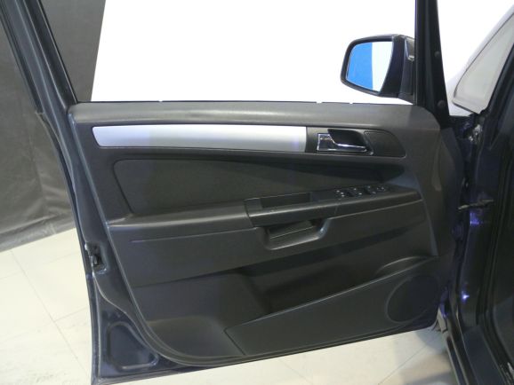 Opel Zafira, 1.8 л, Робот, 2012 фото 1