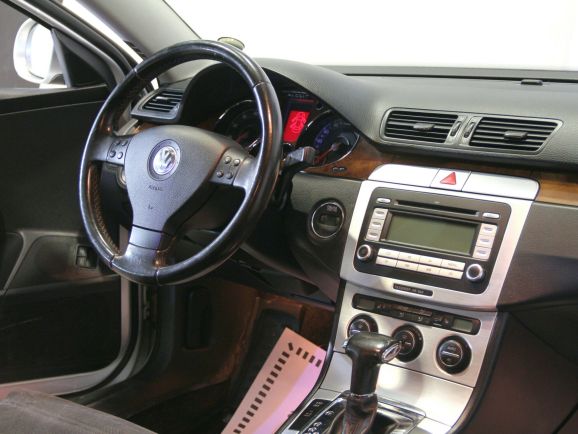 Volkswagen Passat, 1.8 л, Робот, 2008 фото 9