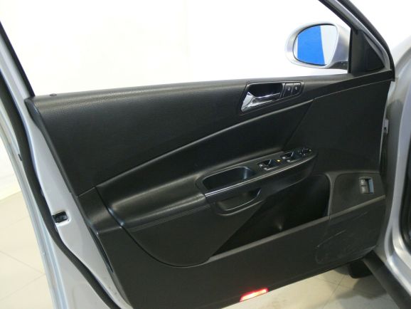 Volkswagen Passat, 1.8 л, Робот, 2008 фото 2