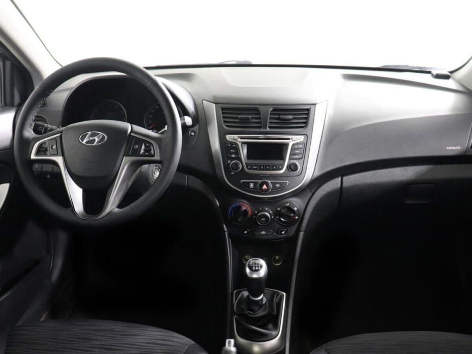 Hyundai Solaris, 1.6 л, МТ, 2016 фото 8