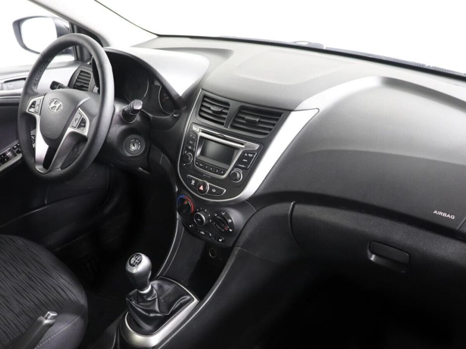 Hyundai Solaris, 1.6 л, МТ, 2016 фото 9