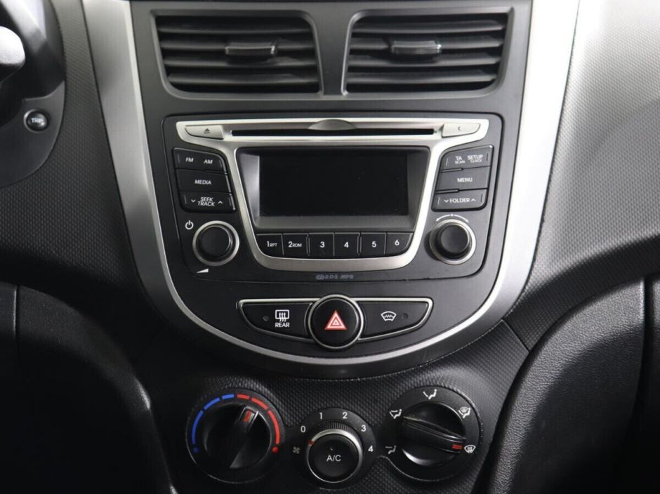 Hyundai Solaris, 1.6 л, МТ, 2016 фото 2