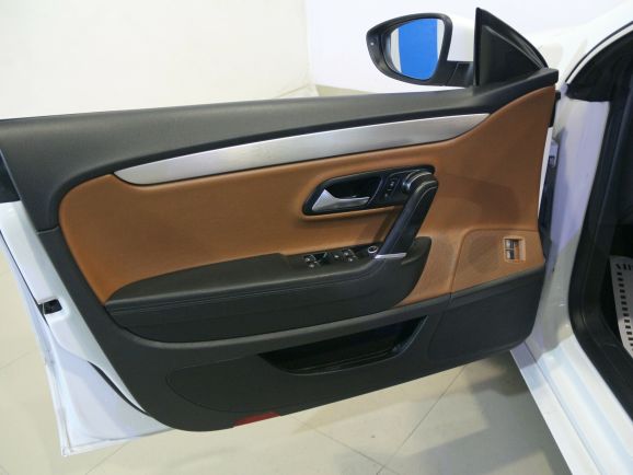 Volkswagen Passat CC, 1.8 л, Робот, 2011 фото 2