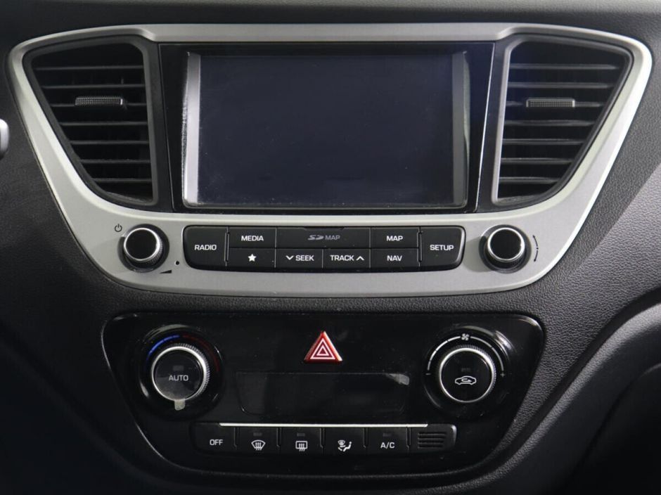 Hyundai Solaris, 1.6 л, АТ, 2017 фото 2