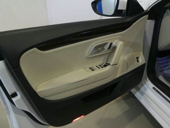 Volkswagen Passat CC Sport, 1.8 л, Робот, 2012 фото 1