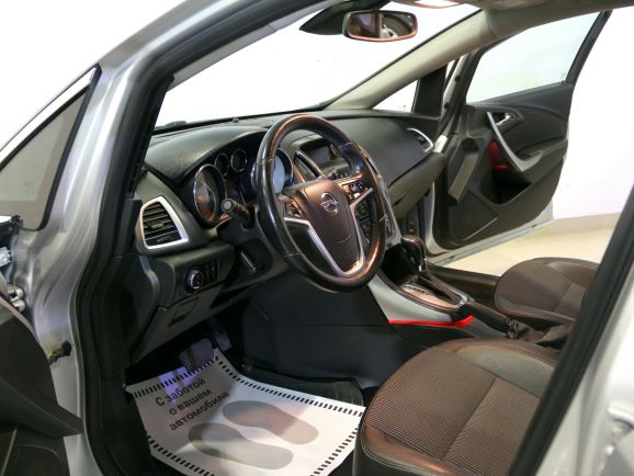 Opel Astra Cosmo, 1.6 л, АТ, 2012 фото 8