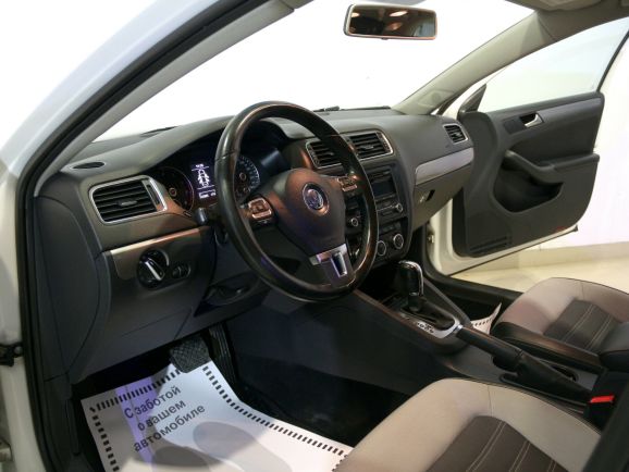 Volkswagen Jetta Style, 1.4 л, Робот, 2014 фото 8