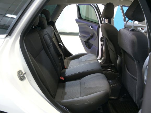 Ford Focus, 1.6 л, Робот, 2013 фото 10