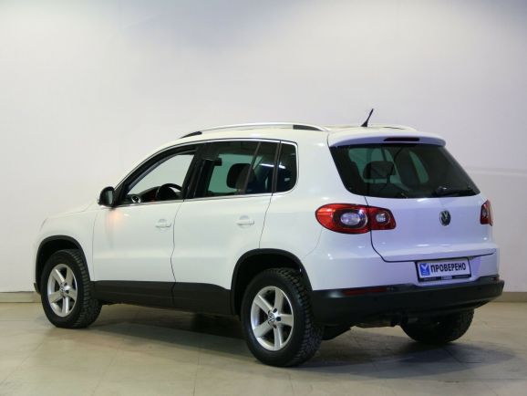 Volkswagen Tiguan Sport&Style, 2.0 л, АТ, 2011 фото 5