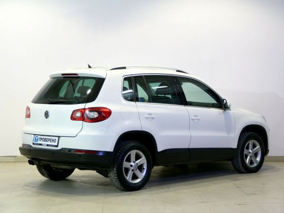 Volkswagen Tiguan Sport&Style, 2.0 л, АТ, 2011 фото 6