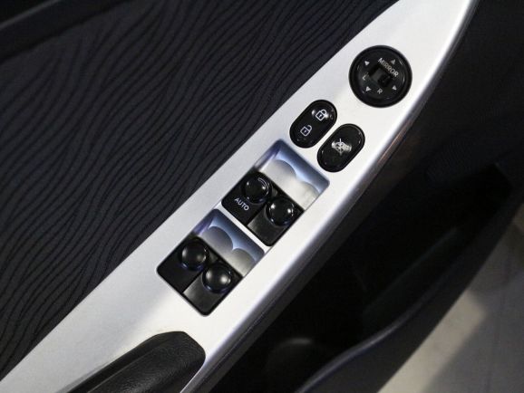 Hyundai Solaris Classic, 1.6 л, АТ, 2012 фото 7