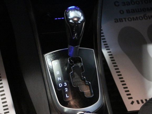 Hyundai Solaris Classic, 1.6 л, АТ, 2012 фото 2