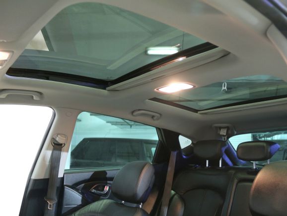 Hyundai ix35, 2.0 л, АТ, 2010 фото 2