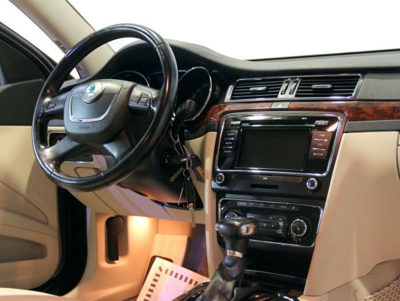 Skoda Superb, 1.8 л, Робот, 2011 фото 9
