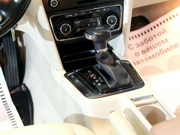 Skoda Superb, 1.8 л, Робот, 2011 фото 2